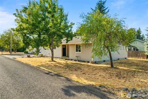 Photo of 750 W Vine Street, Chehalis, WA 98532 (MLS # 2421952) Photo of 750 W Vine Street, Chehalis, WA 98532 (MLS # 2421952)
