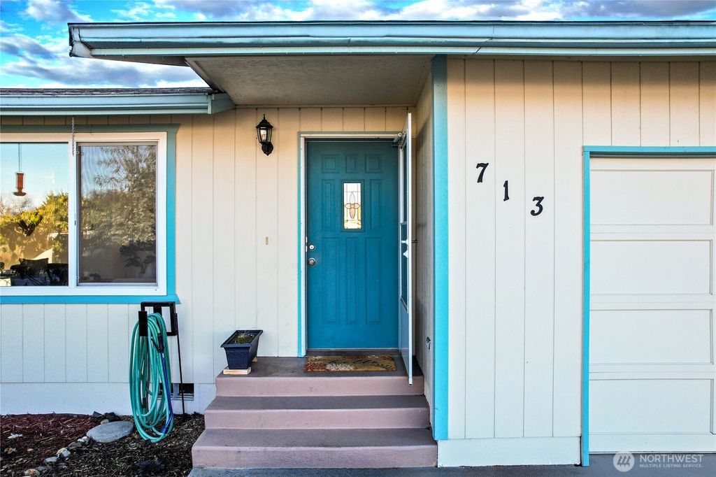 Photo of 713 W Fir Street, Sequim, WA 98382 (MLS # 2463274)