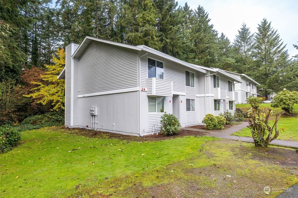 Photo of 24 S 341st Place, Federal Way, WA 98003 (MLS # 2167193)