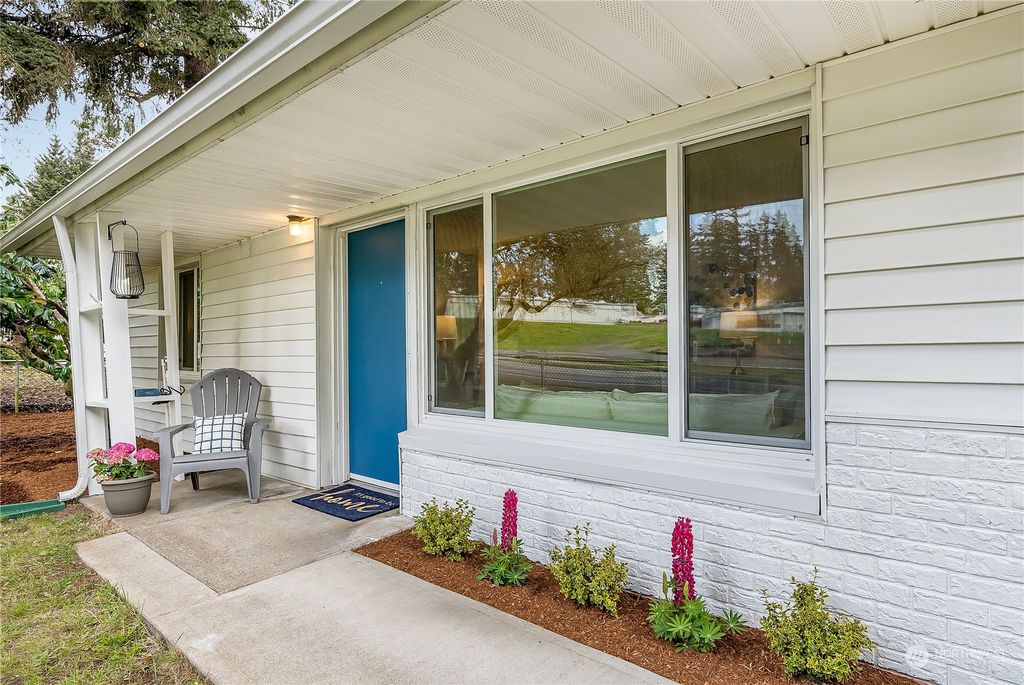 Photo of 5007 236th Street SW, Lake Forest Park, WA 98043 (MLS # 2226094)