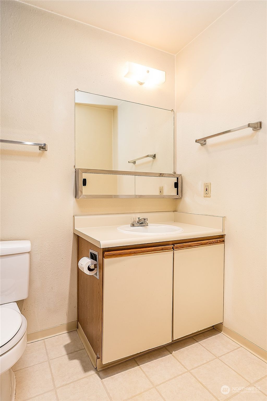 listing image 9369130432809075037
