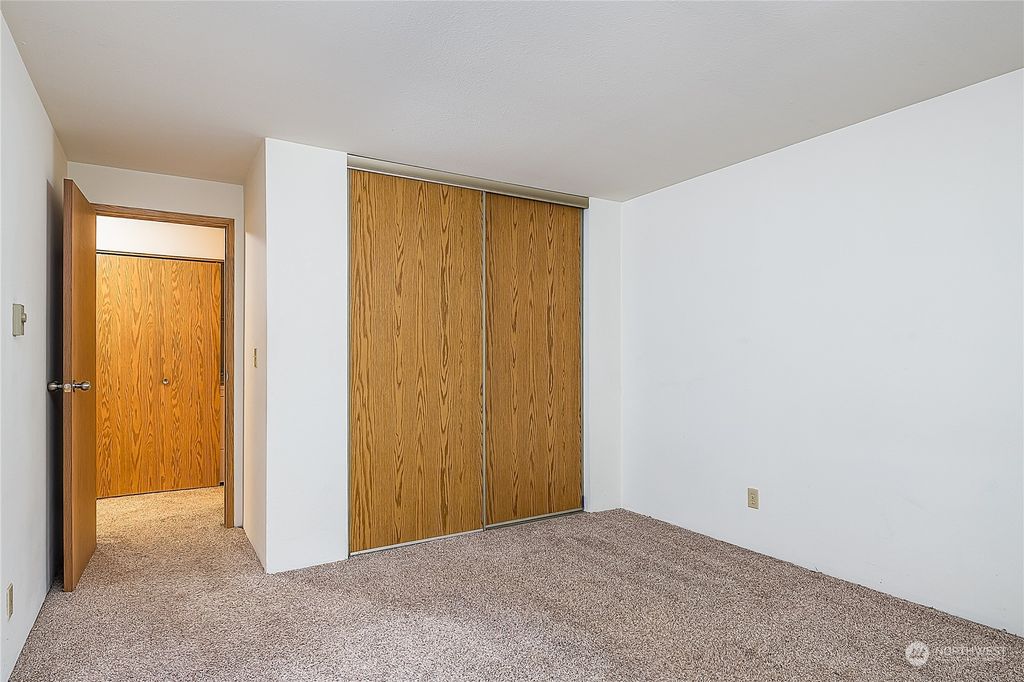 listing image 9369332694774438010