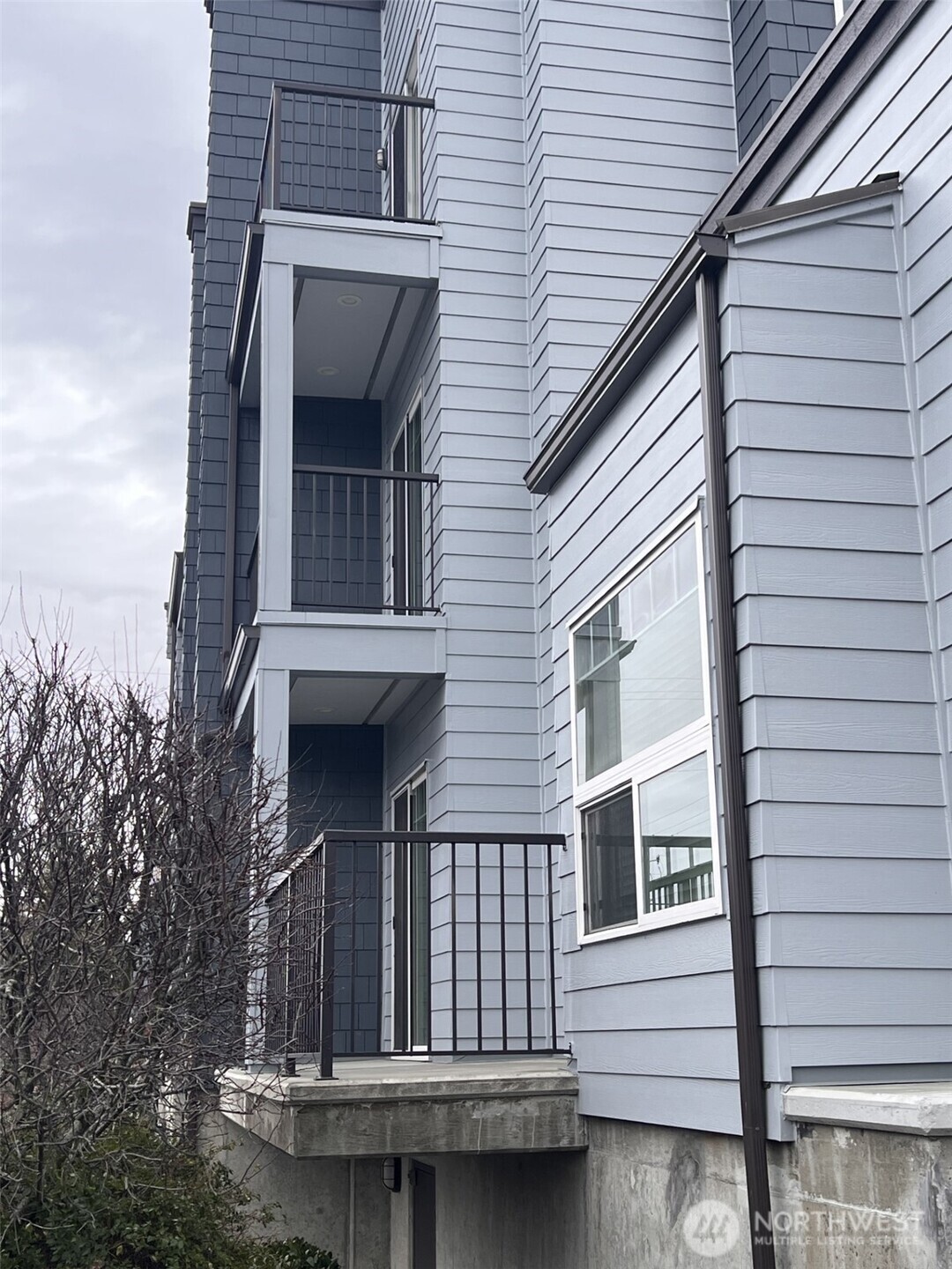 22226 6th Avenue S 206