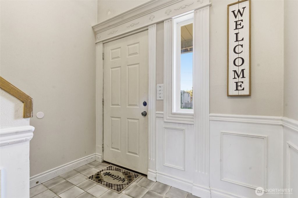 Photo of 438 Washington Blvd Blvd #3, Algona, WA 98001 (MLS # 2454619)