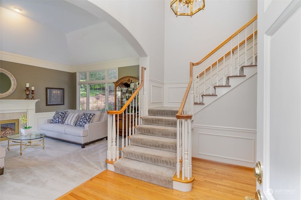 Photo of 10108 218th Court NE, Redmond, WA 98053 (MLS # 2044369)