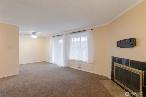 Photo of 15721 NE 18th Street #D1, Bellevue, WA 98008 (MLS # 2461343)