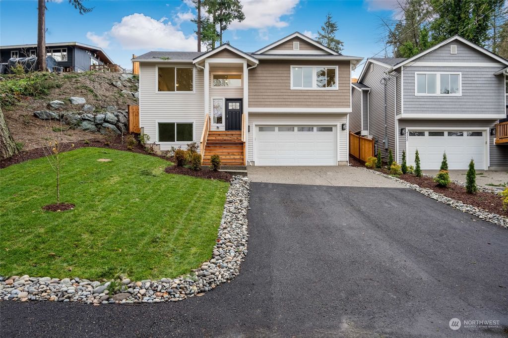 Photo of 4400 Crescent Ave #A, Everett, WA 98203 (MLS # 2317653)