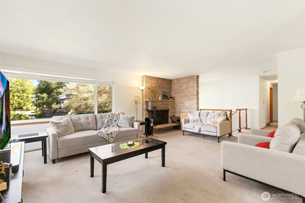 Photo of 135 NW 181st Street, Shoreline, WA 98177 (MLS # 2511869)