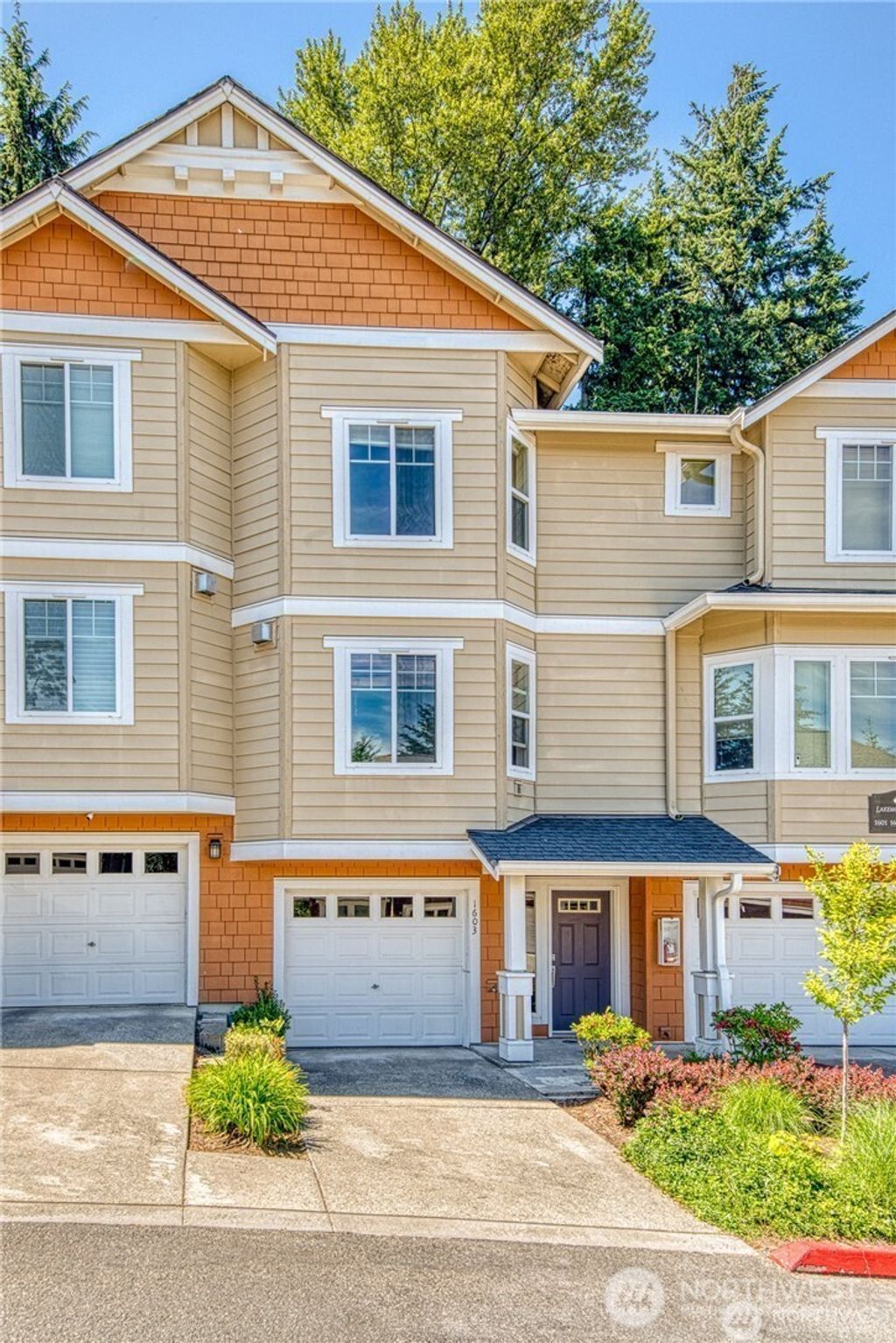 Photo of 5583 Lakemont Boulevard SE #1603, Bellevue, WA 98006 (MLS # 2496349)