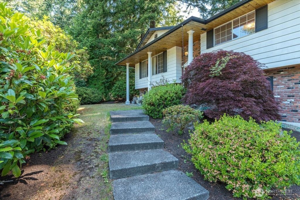 Photo of 5015 Fowler Avenue, Everett, WA 98203 (MLS # 2404174)