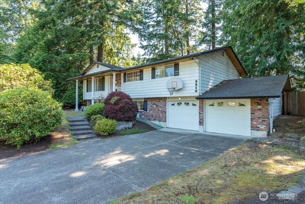 Photo of 5015 Fowler Avenue, Everett, WA 98203 (MLS # 2404174)