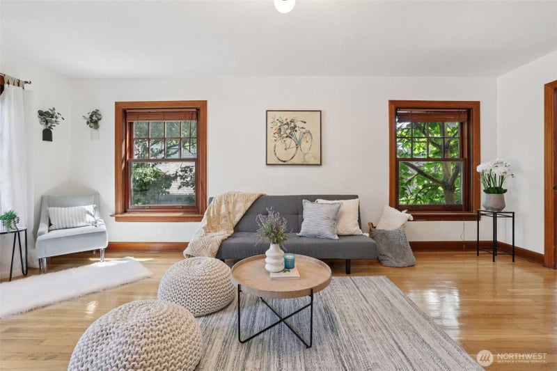 408 Bellevue Avenue E 206