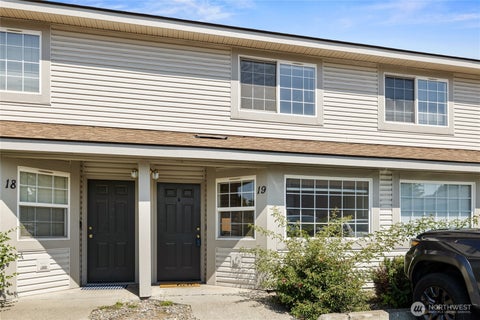 Photo of 209 E 18th Avenue #D19, Ellensburg, WA 98926 (MLS # 2568393)