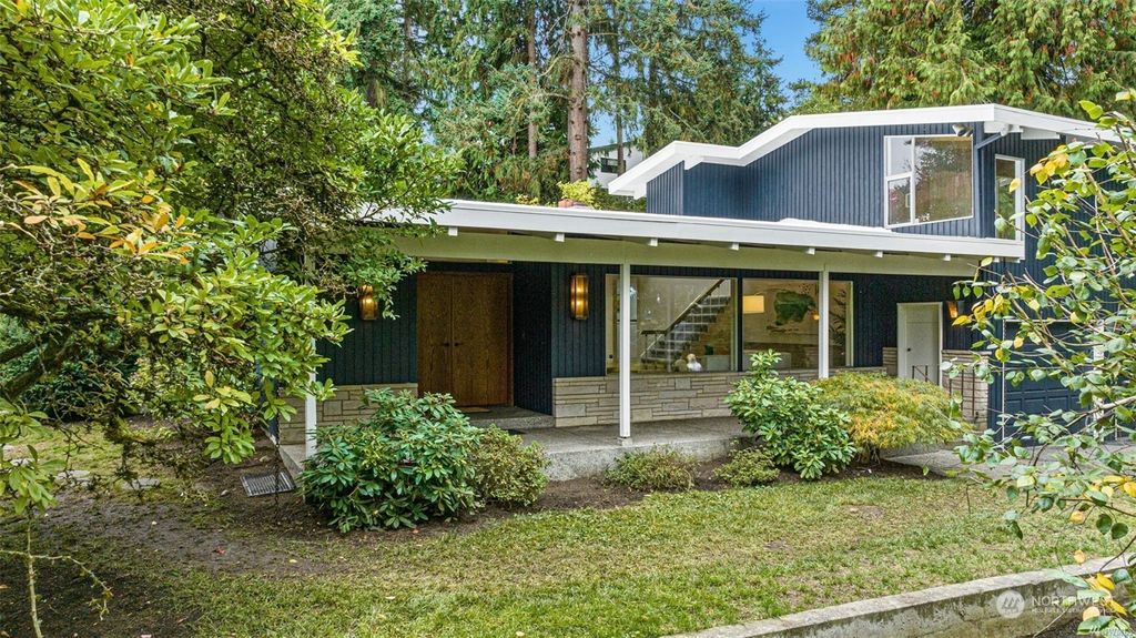 Photo of 2221 NE 177th Street, Shoreline, WA 98155 (MLS # 2204286)