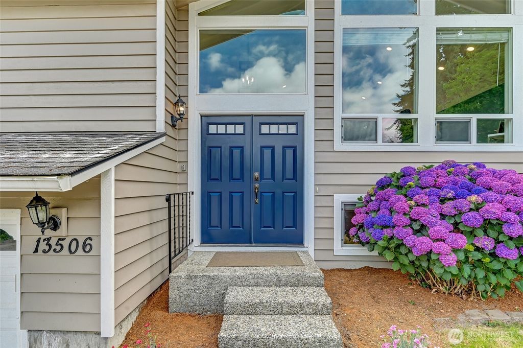 Photo of 13506 89th Place NE, Kirkland, WA 98034 (MLS # 2406361)