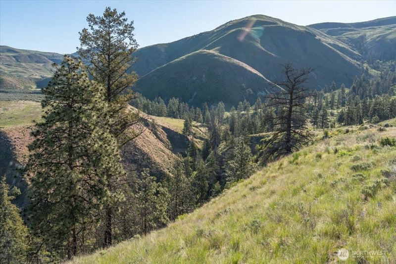 25 Chelan Hills Acres Road