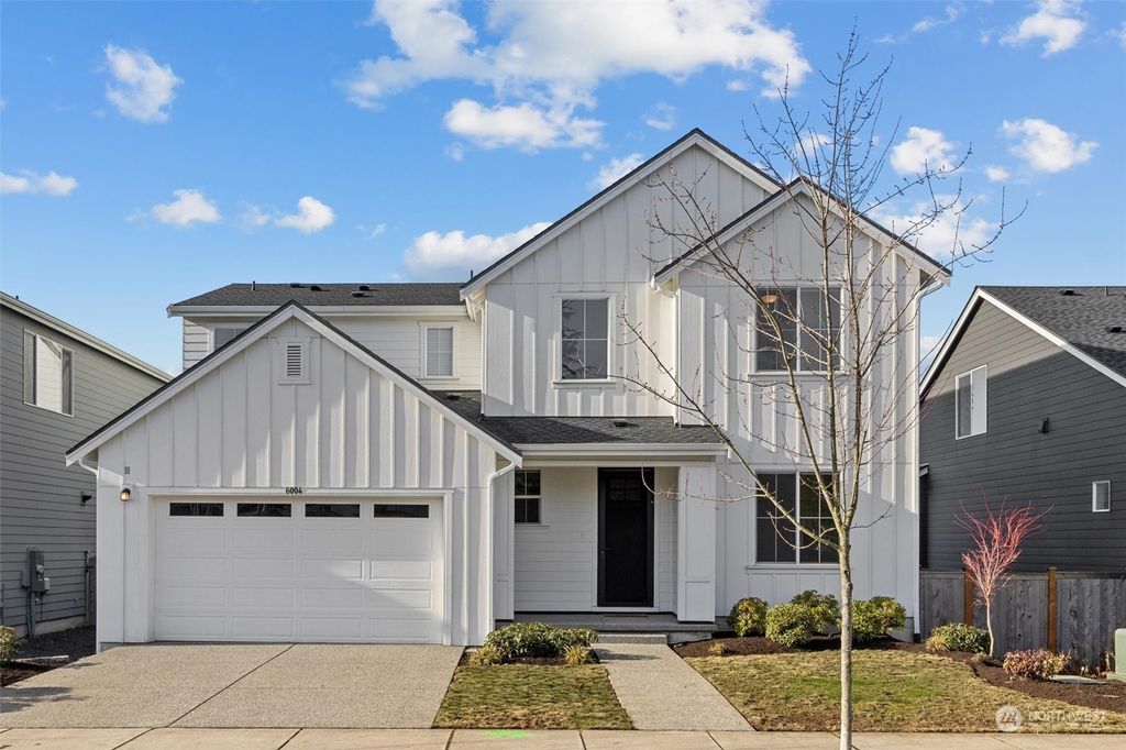 Photo of 6004 74th Avenue NE, Marysville, WA 98270 (MLS # 2324492)