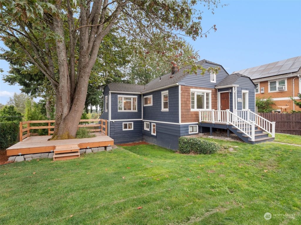 Photo of 6757 13th Avenue SW, Seattle, WA 98106 (MLS # 2291464)