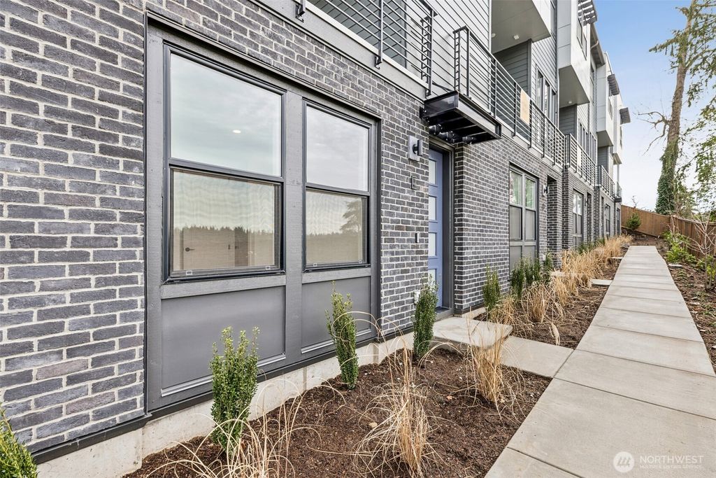 Photo of 18805 99th Court NE #C, Bothell, WA 98011 (MLS # 2456641)