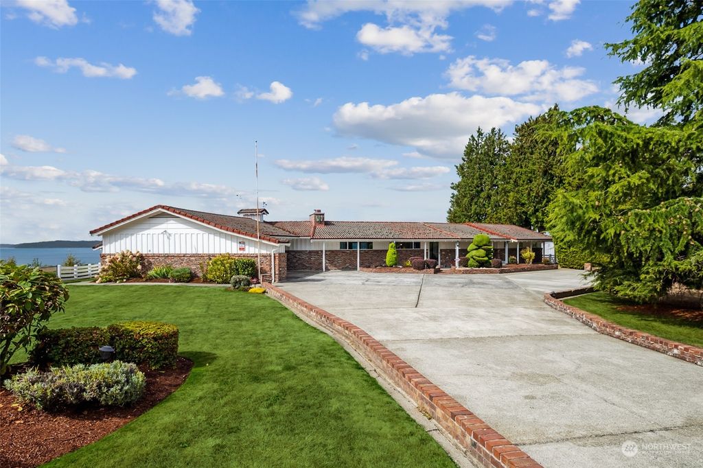 Photo of 24517 8th Avenue S, Des Moines, WA 98198 (MLS # 2160350)