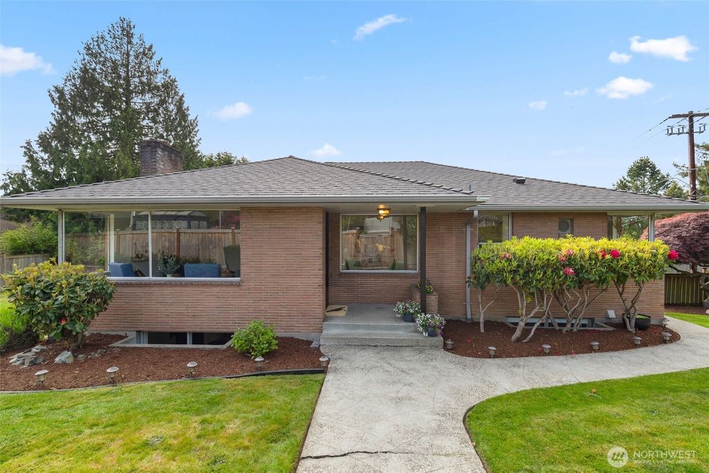 Photo of 9529 15th Avenue NW, Seattle, WA 98117 (MLS # 2375988)