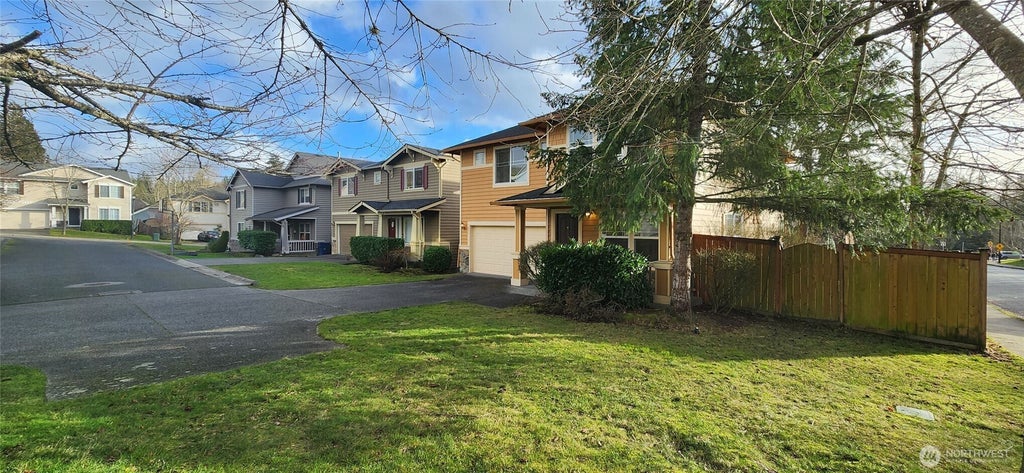 Photo of 821 233rd Place NE, Sammamish, WA 98074 (MLS # 2594181)