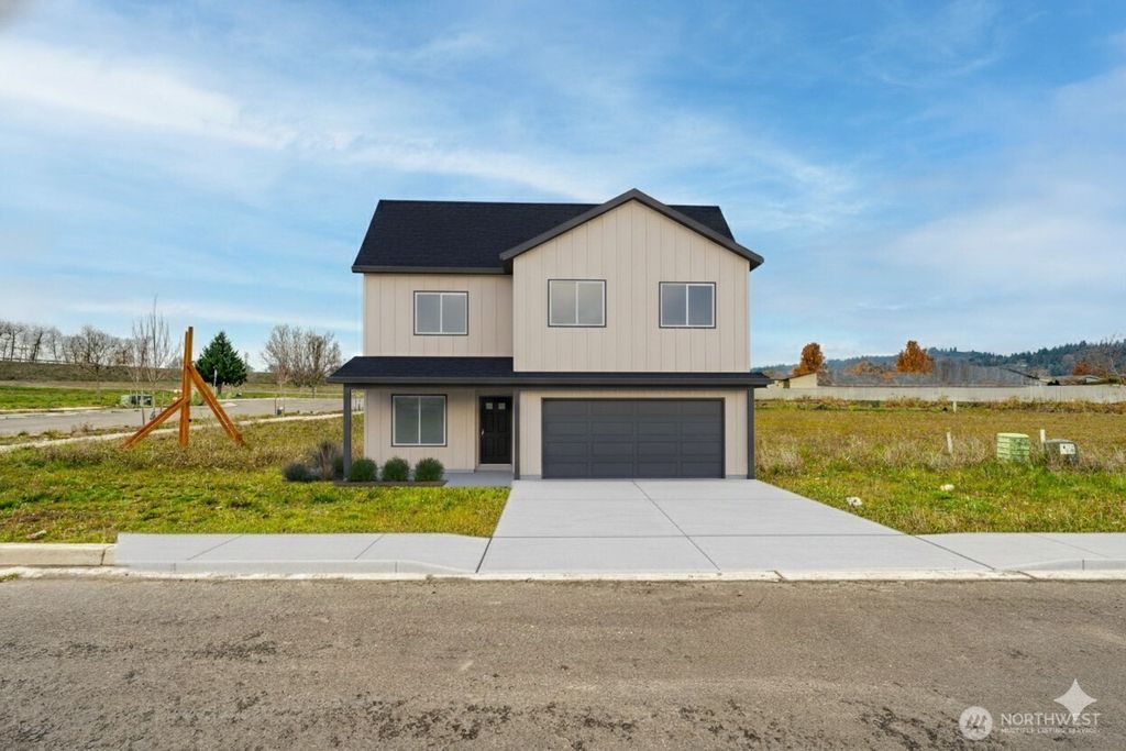 Photo of 2001 Henderson Way, Longview, WA 98632 (MLS # 2466597)