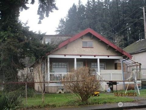 Photo of 213 A Street, Cosmopolis, WA 98537 (MLS # 2458524)