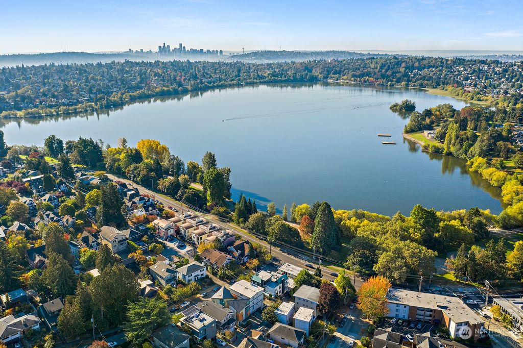 Photo of 2010 N 78th Street, Seattle, WA 98103 (MLS # 2171731)