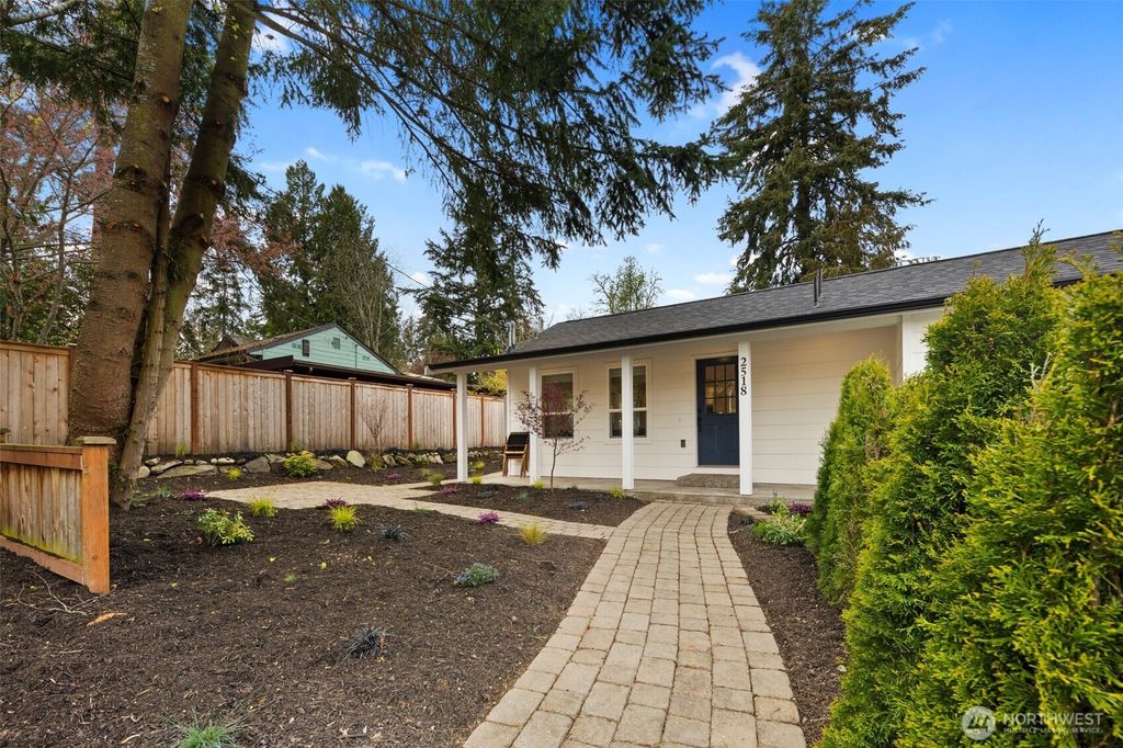 Photo of 2518 NE 140th Street, Seattle, WA 98125 (MLS # 2358101)