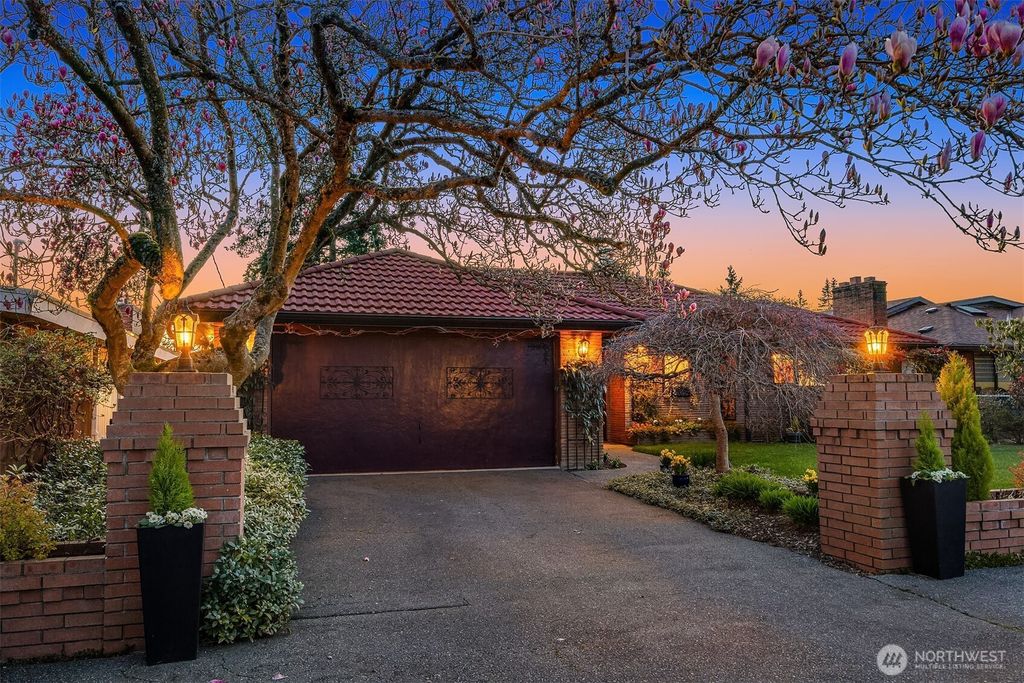 Photo of 12715 Palatine Avenue N, Seattle, WA 98133 (MLS # 2495264)