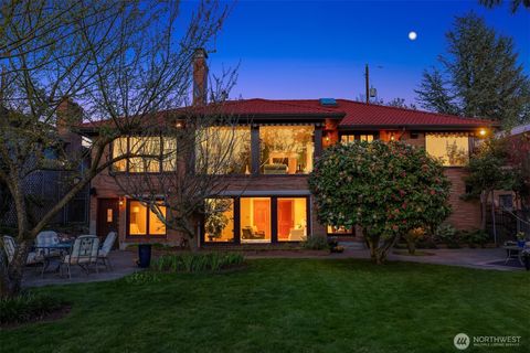 Photo of 12715 Palatine Avenue N, Seattle, WA 98133 (MLS # 2495264)