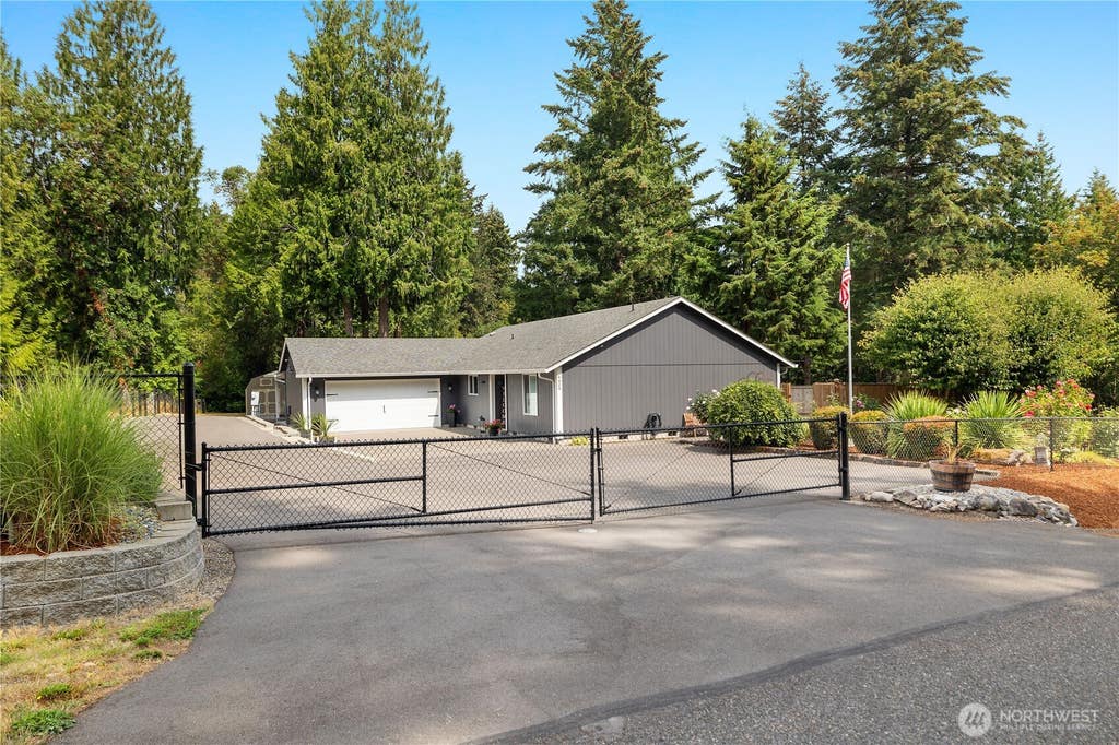 Photo of 6424 75th Avenue NE, Olympia, WA 98516 (MLS # 2573019)