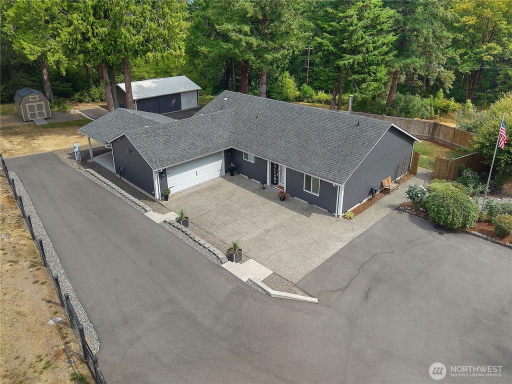 Photo of 6424 75th Avenue NE, Olympia, WA 98516 (MLS # 2573019)
