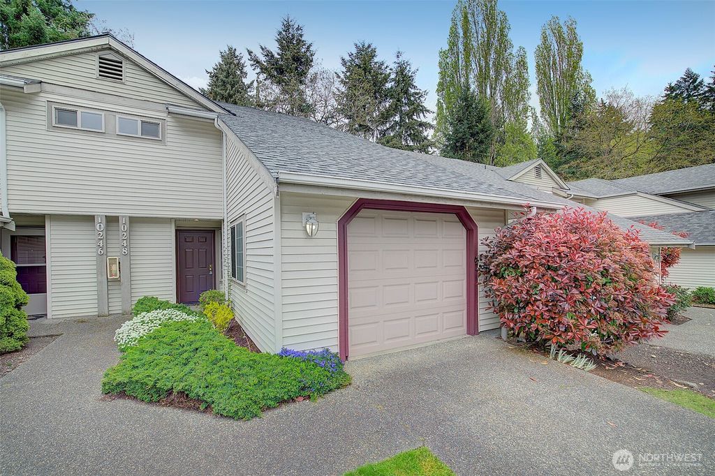 Photo of 10248 NE 138th Place #B3, Kirkland, WA 98034 (MLS # 2514714)
