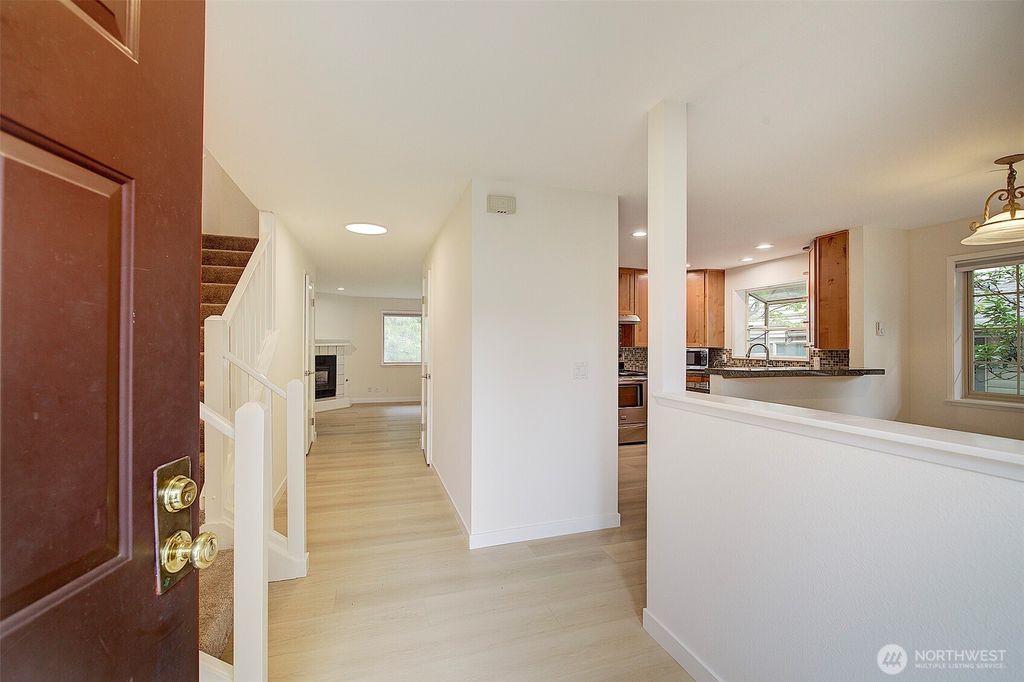 Photo of 10248 NE 138th Place #B3, Kirkland, WA 98034 (MLS # 2514714)