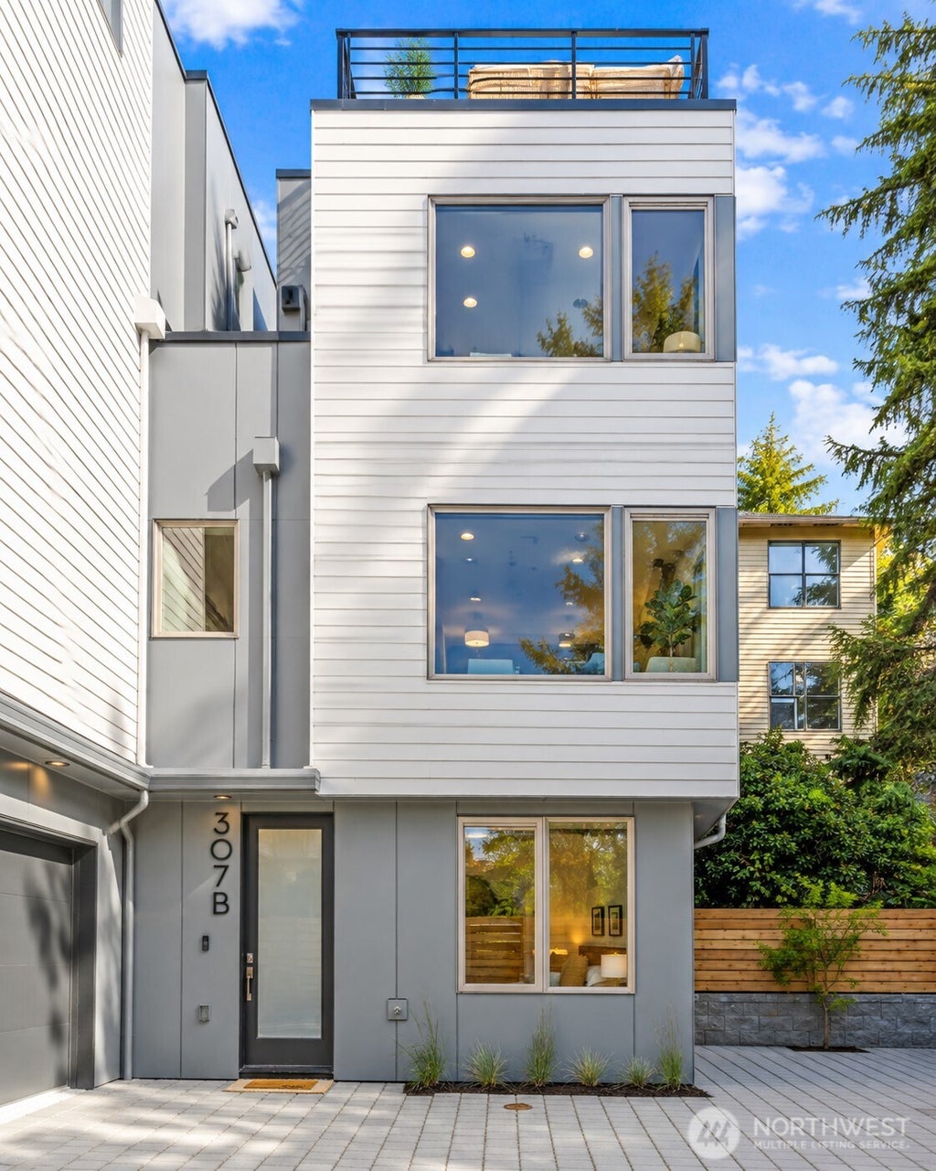 Photo of 307 NW 52nd Street #B, Seattle, WA 98107 (MLS # 2587039)