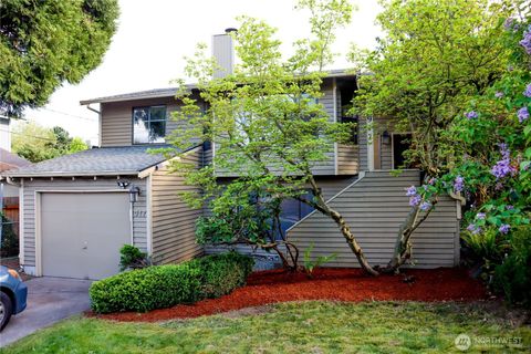 Photo of 917 N 100th Street, Seattle, WA 98133 (MLS # 2424438)