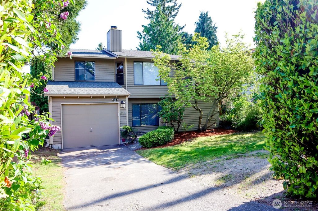 Photo of 917 N 100th Street, Seattle, WA 98133 (MLS # 2424438)