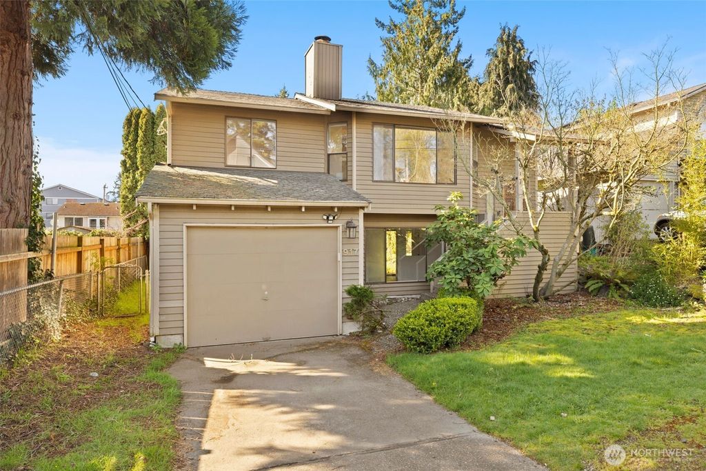 Photo of 917 N 100th Street, Seattle, WA 98133 (MLS # 2424438)