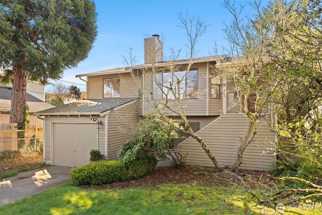 Photo of 917 N 100th Street, Seattle, WA 98133 (MLS # 2424438)