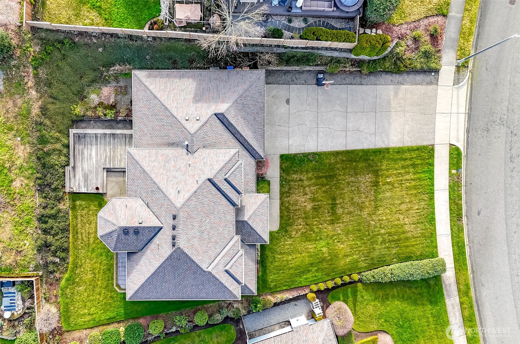 2201 Hillside Drive NE