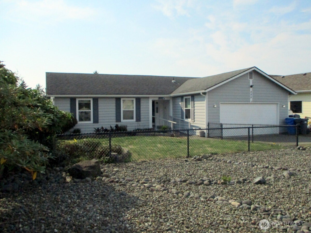 255 Canal Drive NE