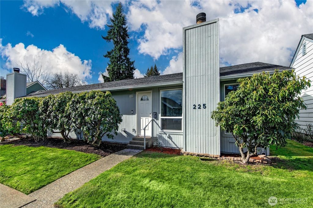 Photo of 225 I Street SE, Auburn, WA 98002 (MLS # 2498901)