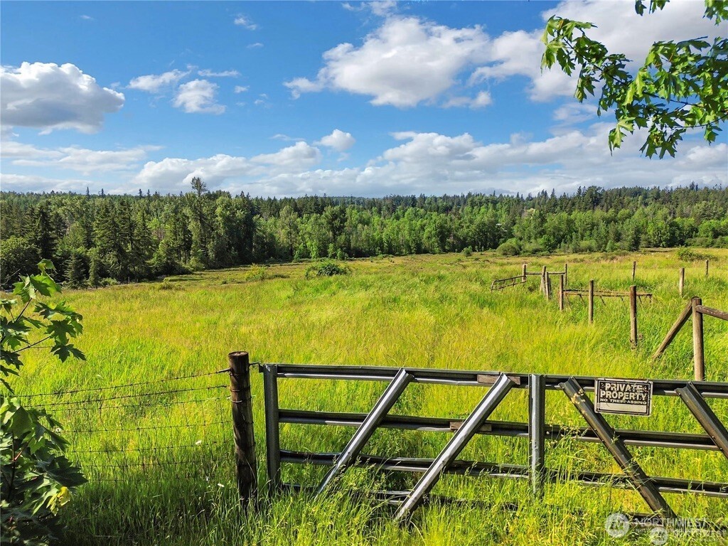 10929 352nd Street E