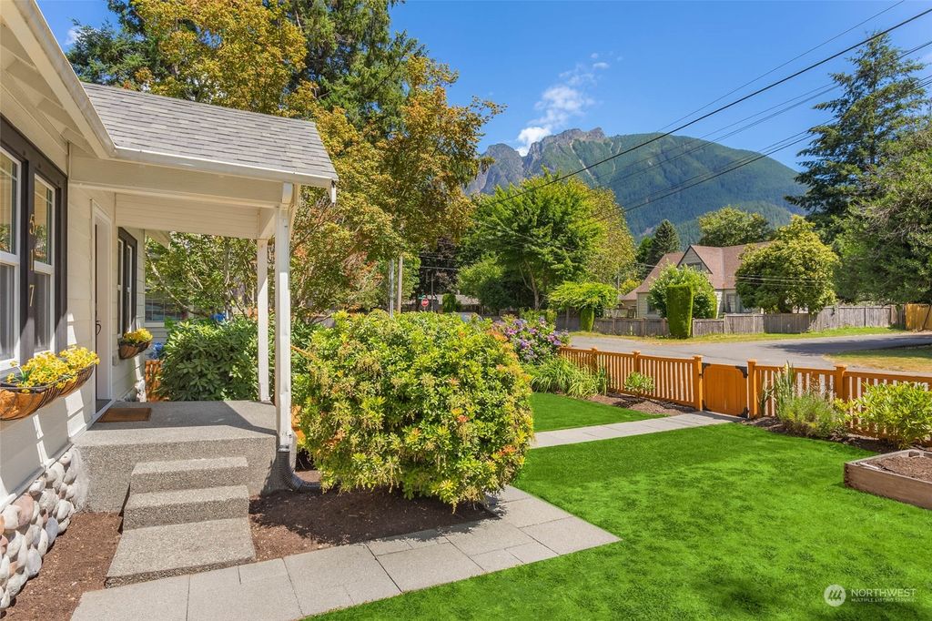 Photo of 517 Main Avenue N, North Bend, WA 98045 (MLS # 2269048)