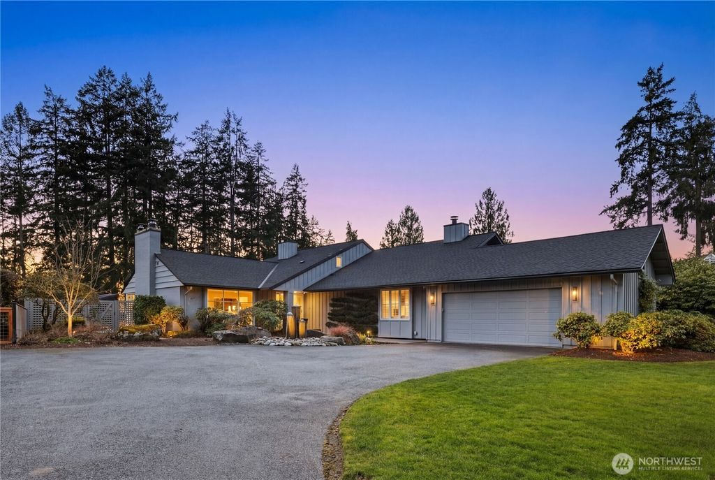 Photo of 27 Forest Glen Lane SW, Lakewood, WA 98498 (MLS # 2479062)