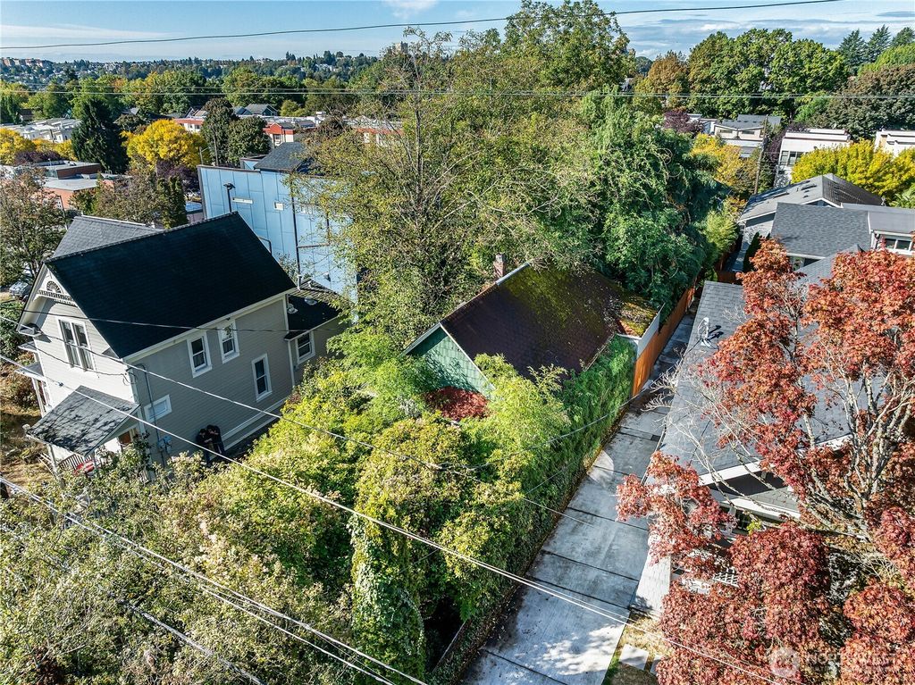 Photo of 727 28th Avenue S, Seattle, WA 98144 (MLS # 2438743)