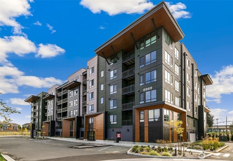 Photo of 6949 NE 184th Lane #511, Kenmore, WA 98028 (MLS # 2591144)