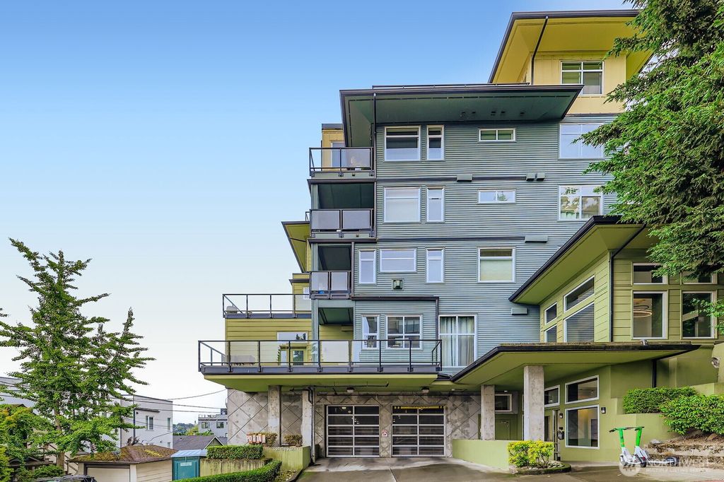 Photo of 655 Crockett Street #B304, Seattle, WA 98109 (MLS # 2398837)